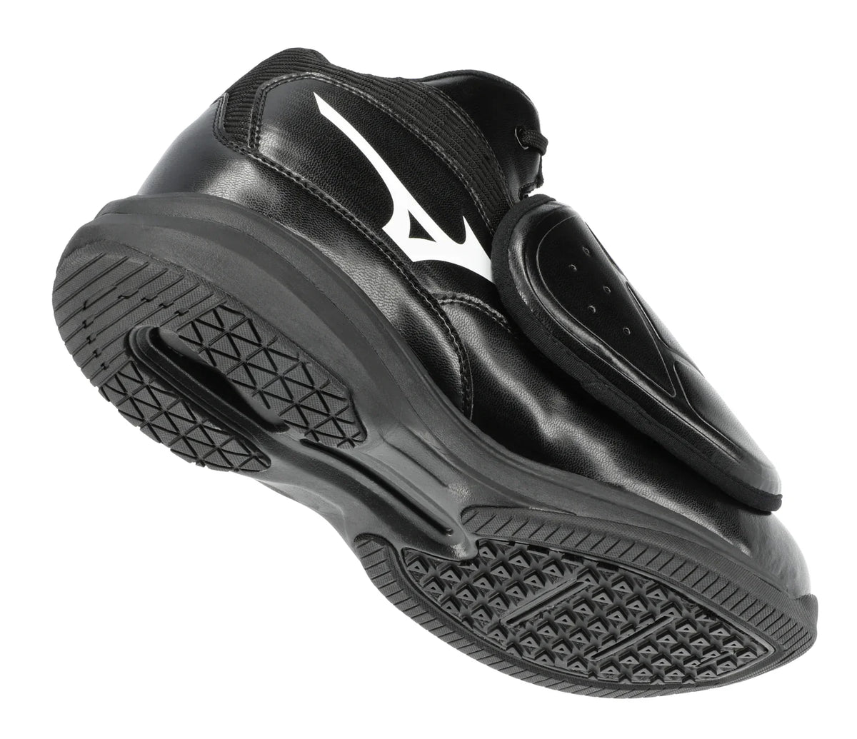 MIZUNO Pro Wave Mid Cut Umpire Plate Shoe - Black / White