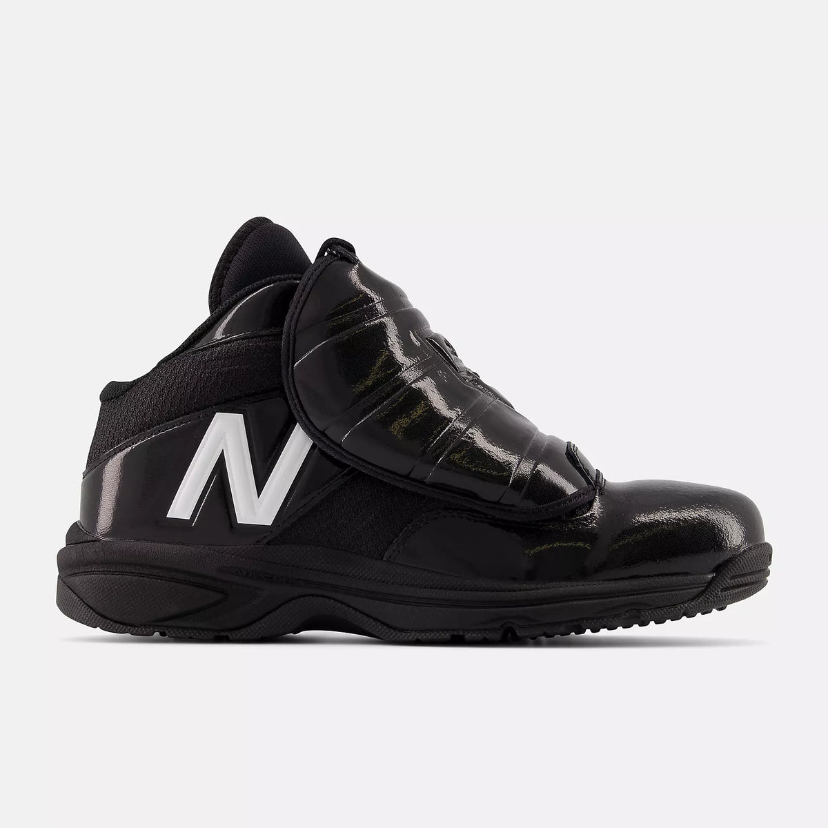 New Balance 460v3 Mid-Cut Plate Shoe - Black / White